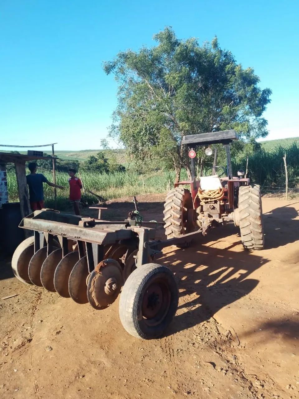 Trator Agrale com grade  - Foto 2