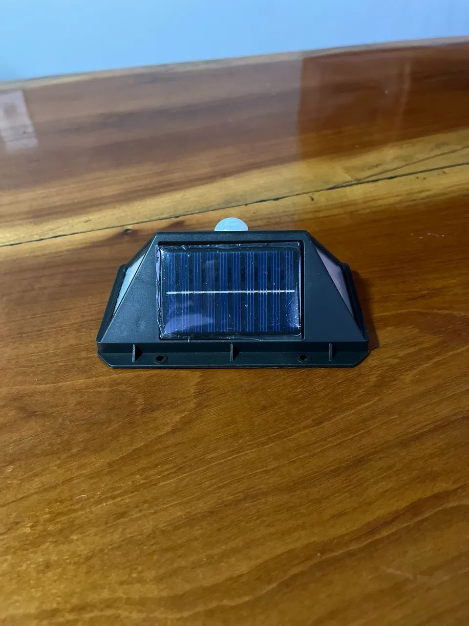Luminária Solar 100 LEDs Sensor de Presença - Foto 2