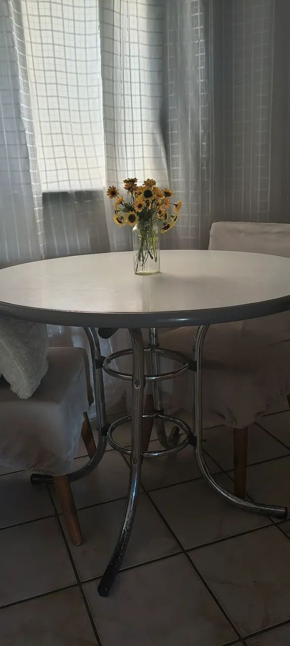 Mesa para 6 cadeiras - Foto 2