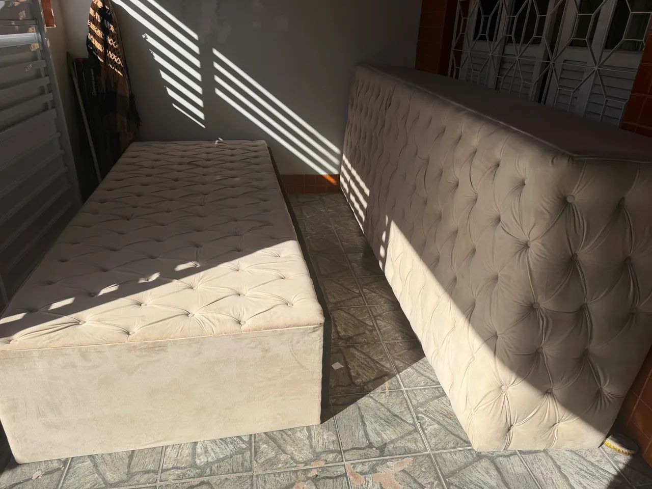 vende se balcão alcochoado muito lindo e moderno  - Foto 2