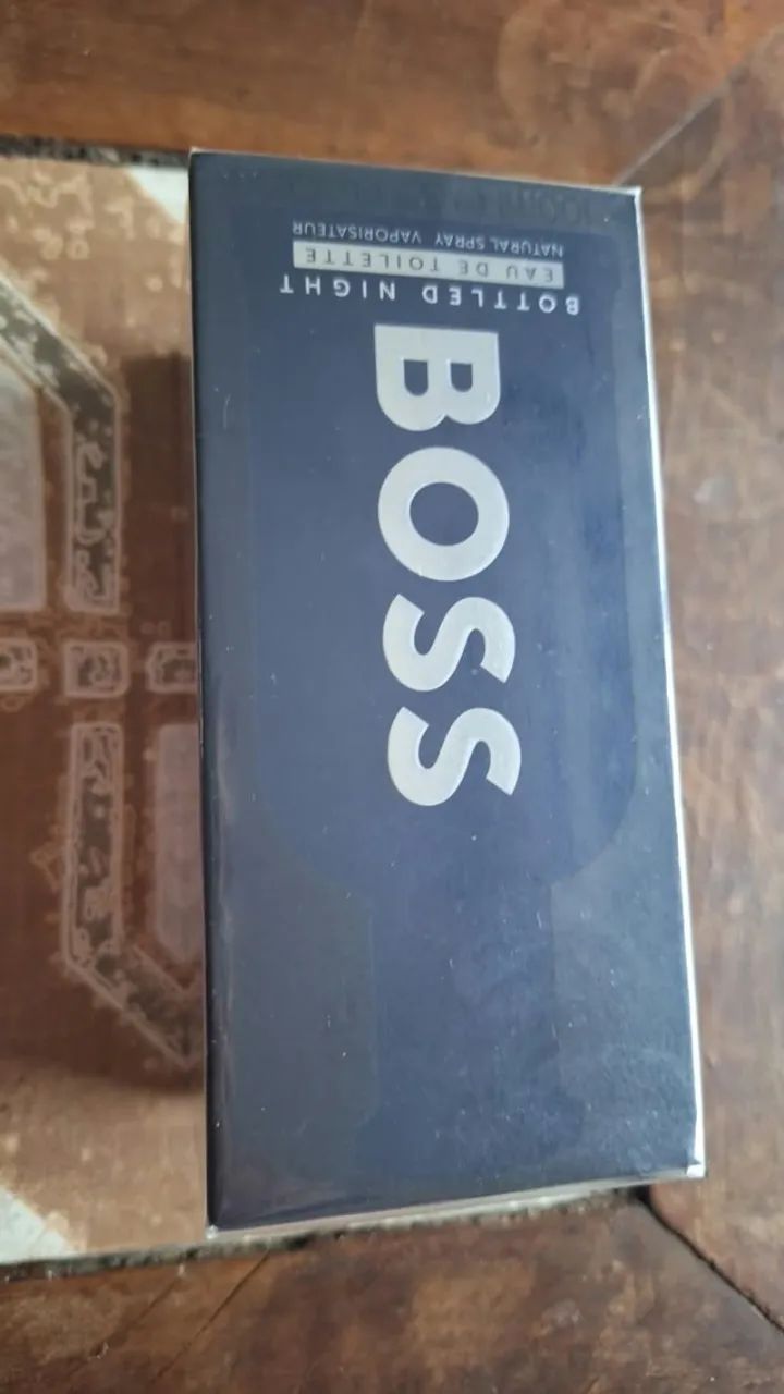 Perfume Hugo Boss Bottled Night Masculino EDT 100ml - Foto 2