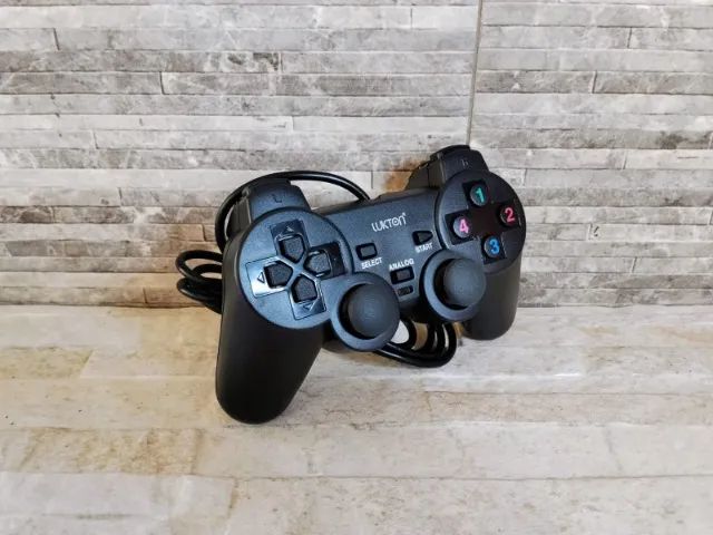 Controle Com Entrada Usb Joystick Games Pc e Ps3 - Foto 2
