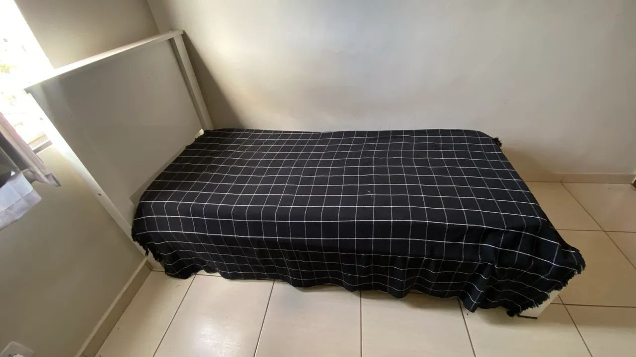 Duas camas de solteiro Comum e Box + colchão! - Foto 3