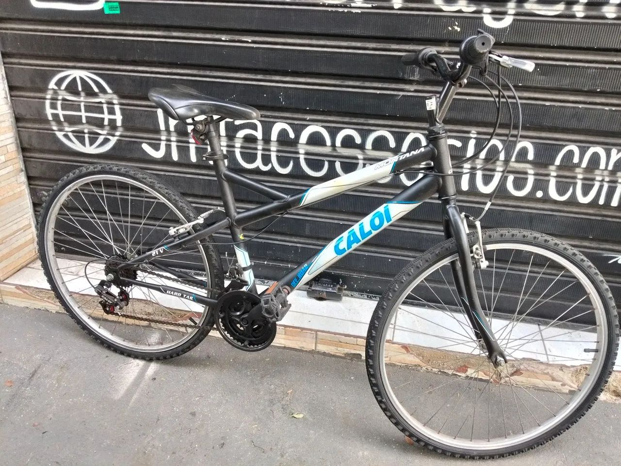 2 bikes Caloi e 1 infantil 