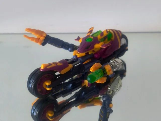 Figure Transformers Beast Machines Thrust Deluxe completo com card e manual, Hasbro - Foto 3