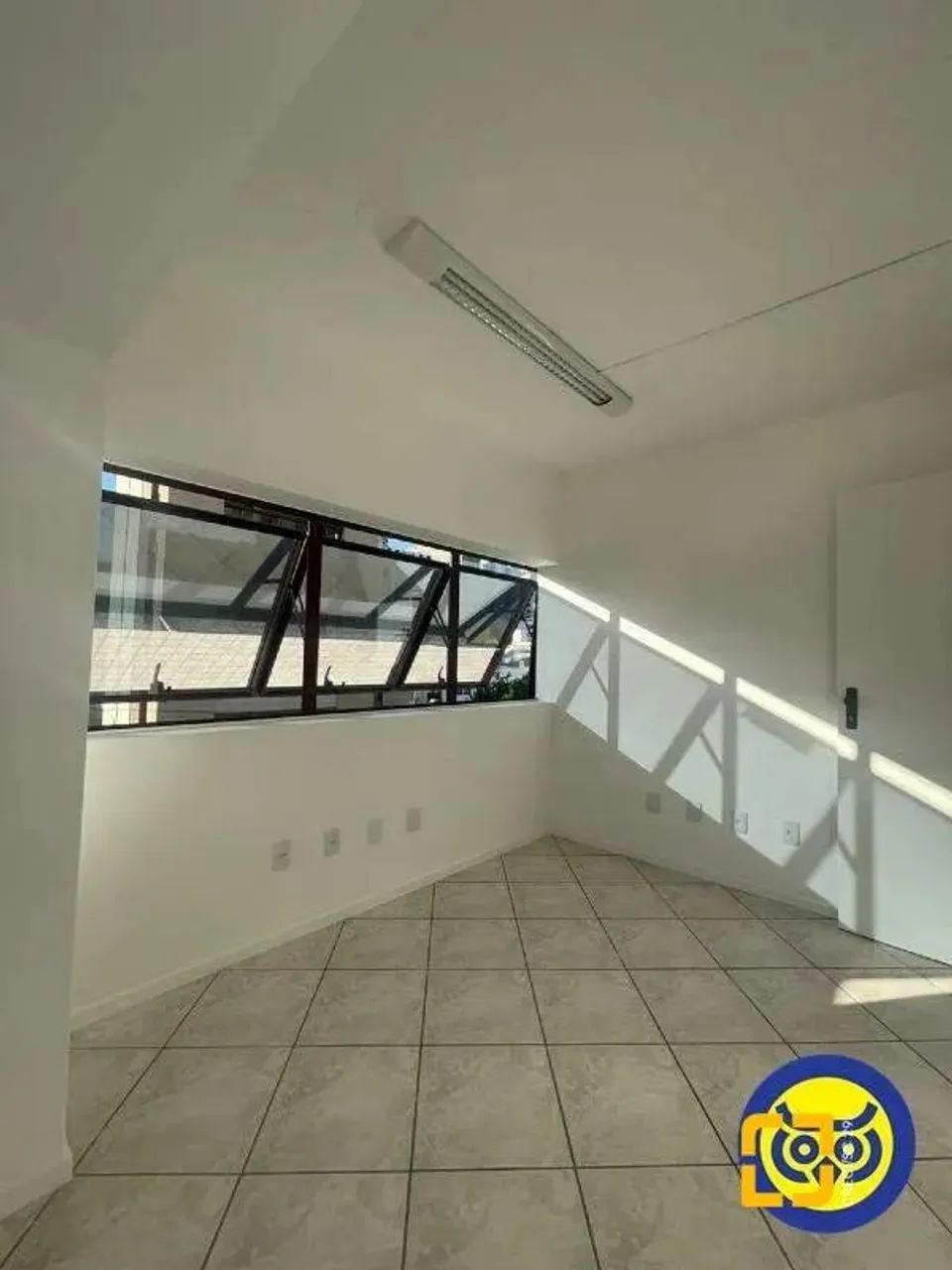 Sala comercial no Centro de Florianópolis com 41,97 m² - Foto 3