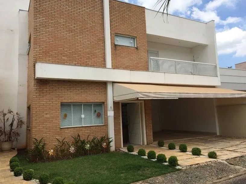 Casa à Venda no Iate Clube de Americana, 3 Suítes, 267m²