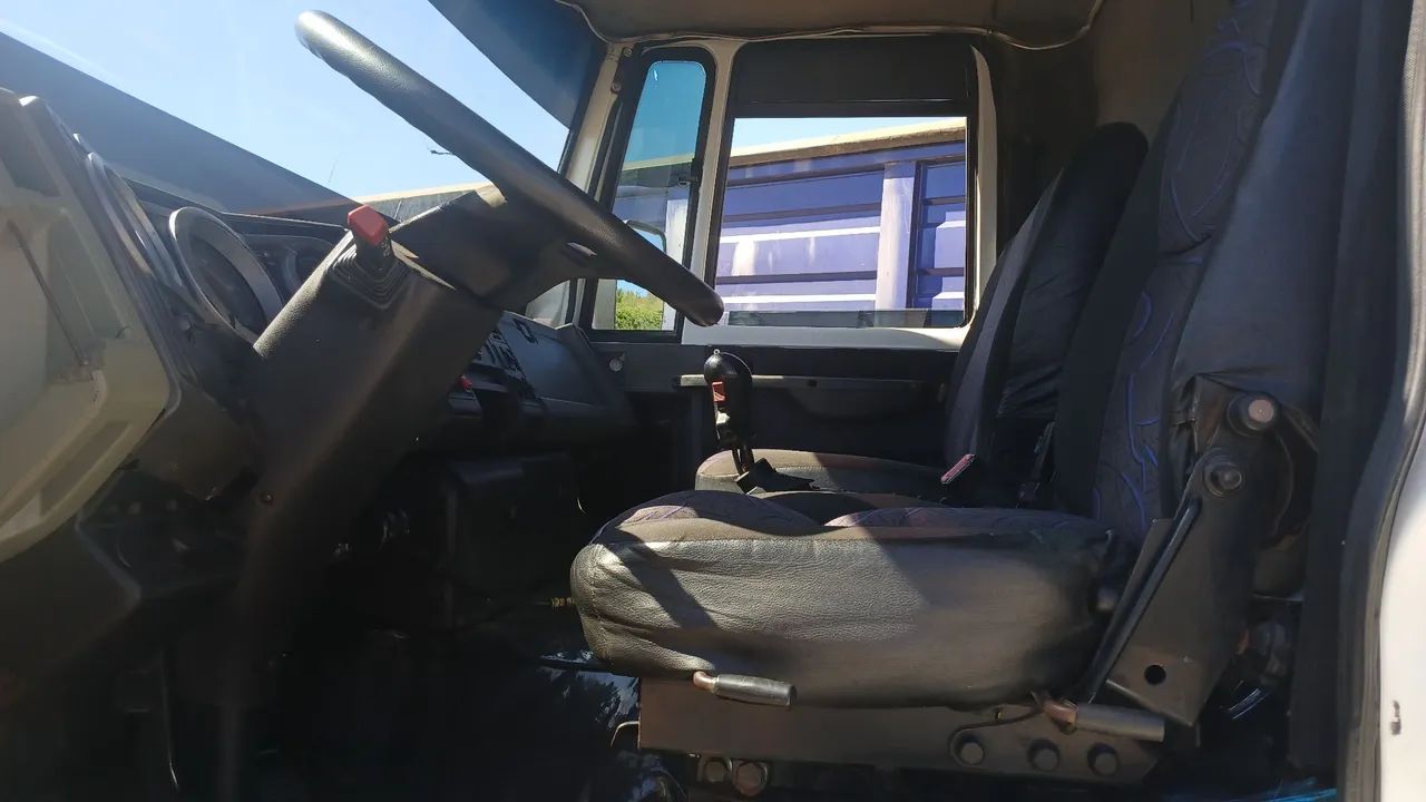 Ford Cargo 2422 ano 2011 - Foto 4