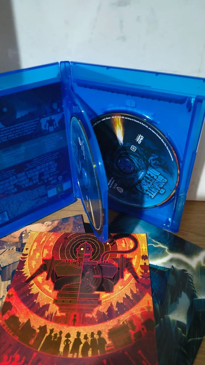 Blu-ray Gigante de Ferro Duplo com Luva e Cards - Foto 3