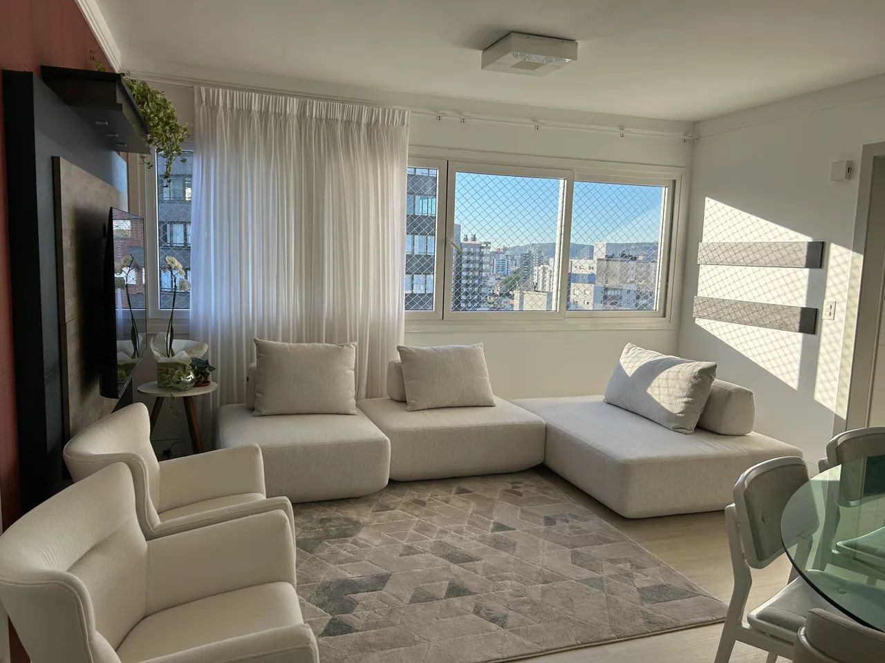 Quarto mobiliado 