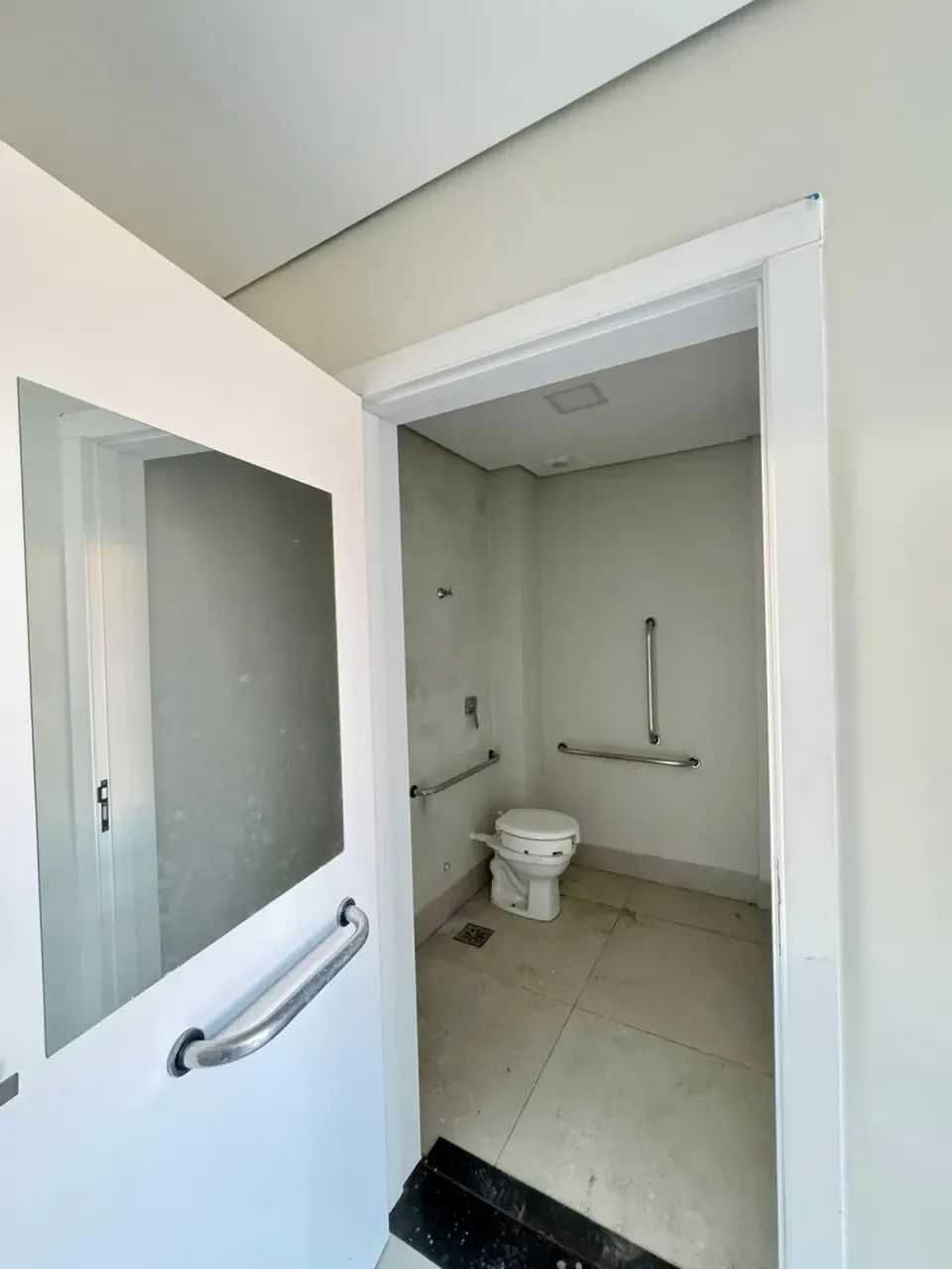 Sala Comercial com mezanino, ampla e bem localizada - São Lourenço - Foto 5