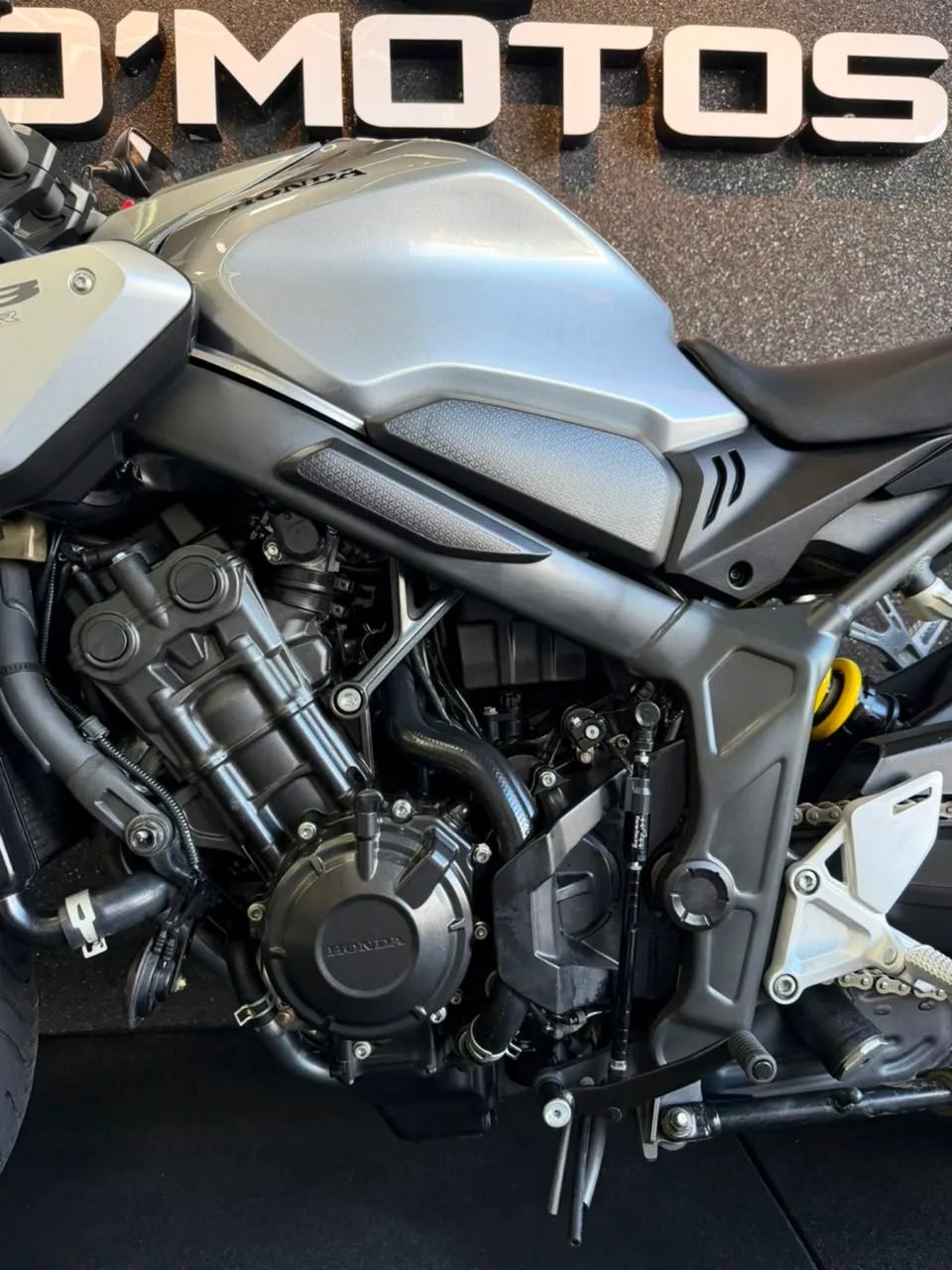 CBR 650R - Foto 2
