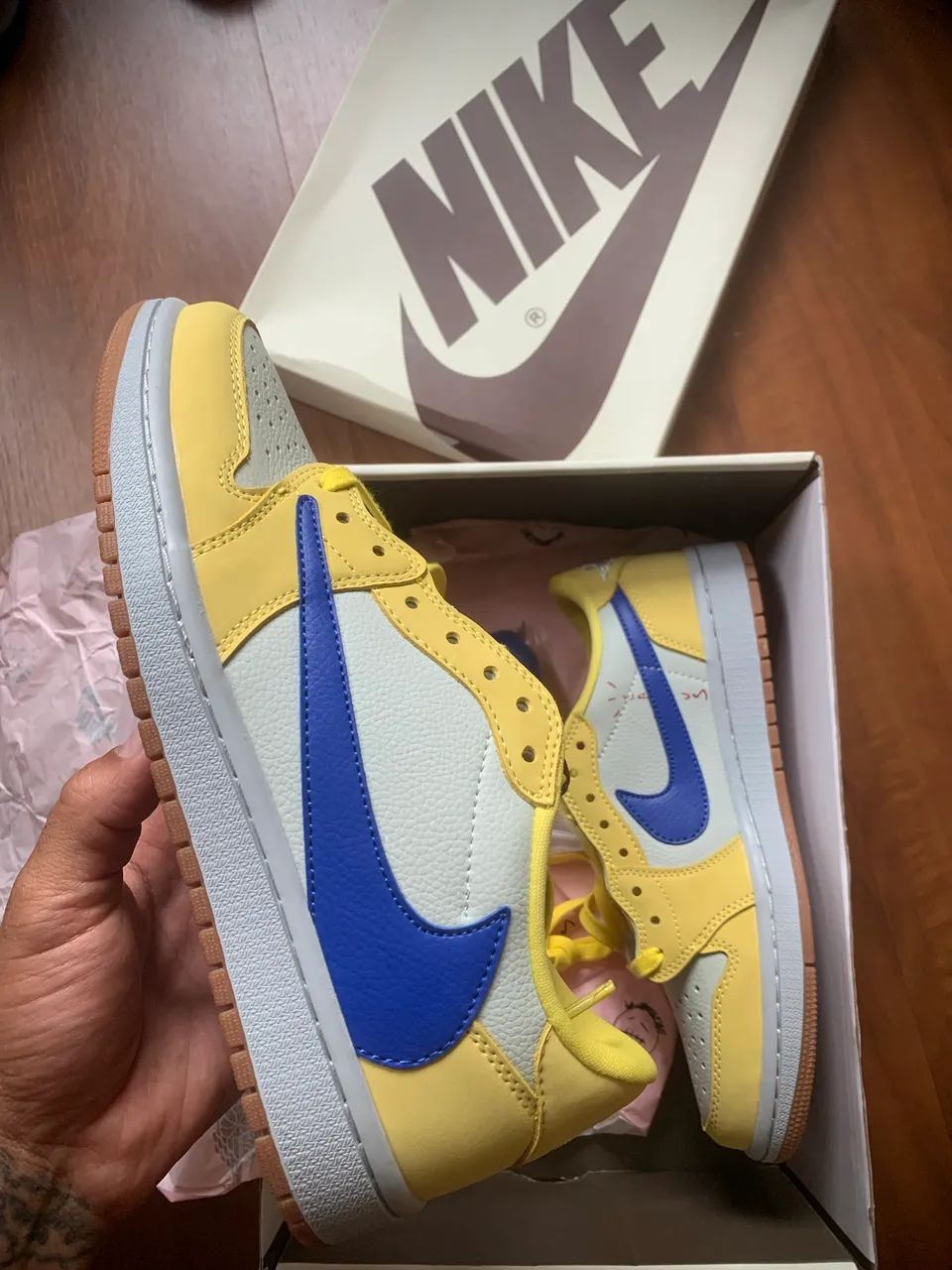 Jordan 1 Low Travis Scott Canary (39br)