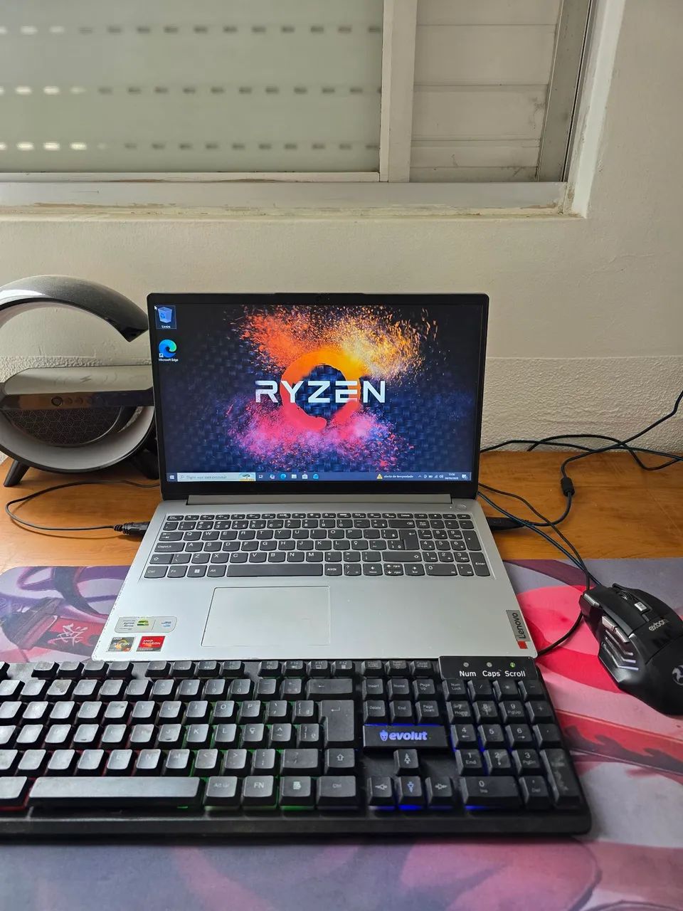 Notebook Gamer Ryzen 5 com teclado e mouse