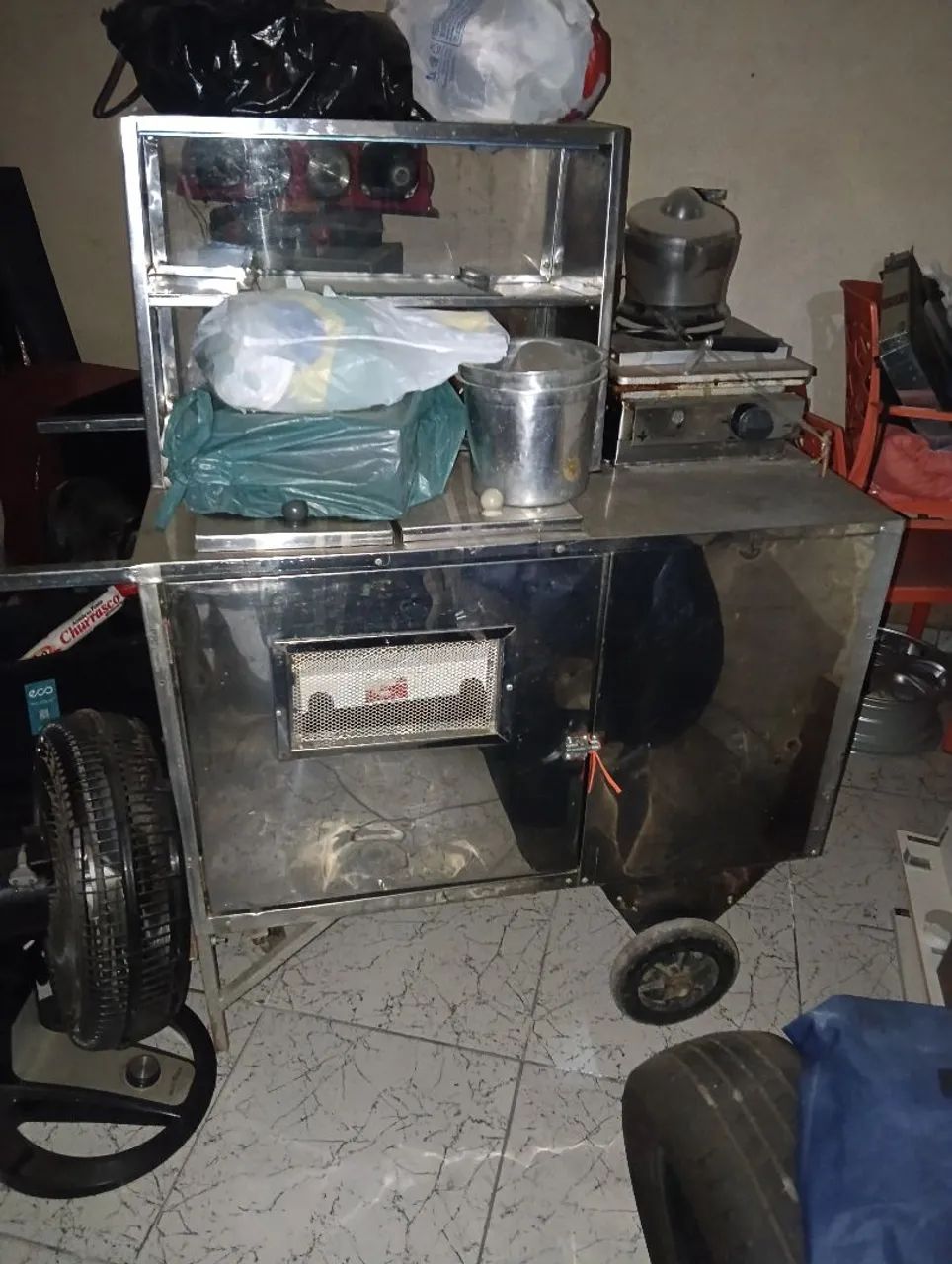 Vendo esse carrinho de lanche com completo 