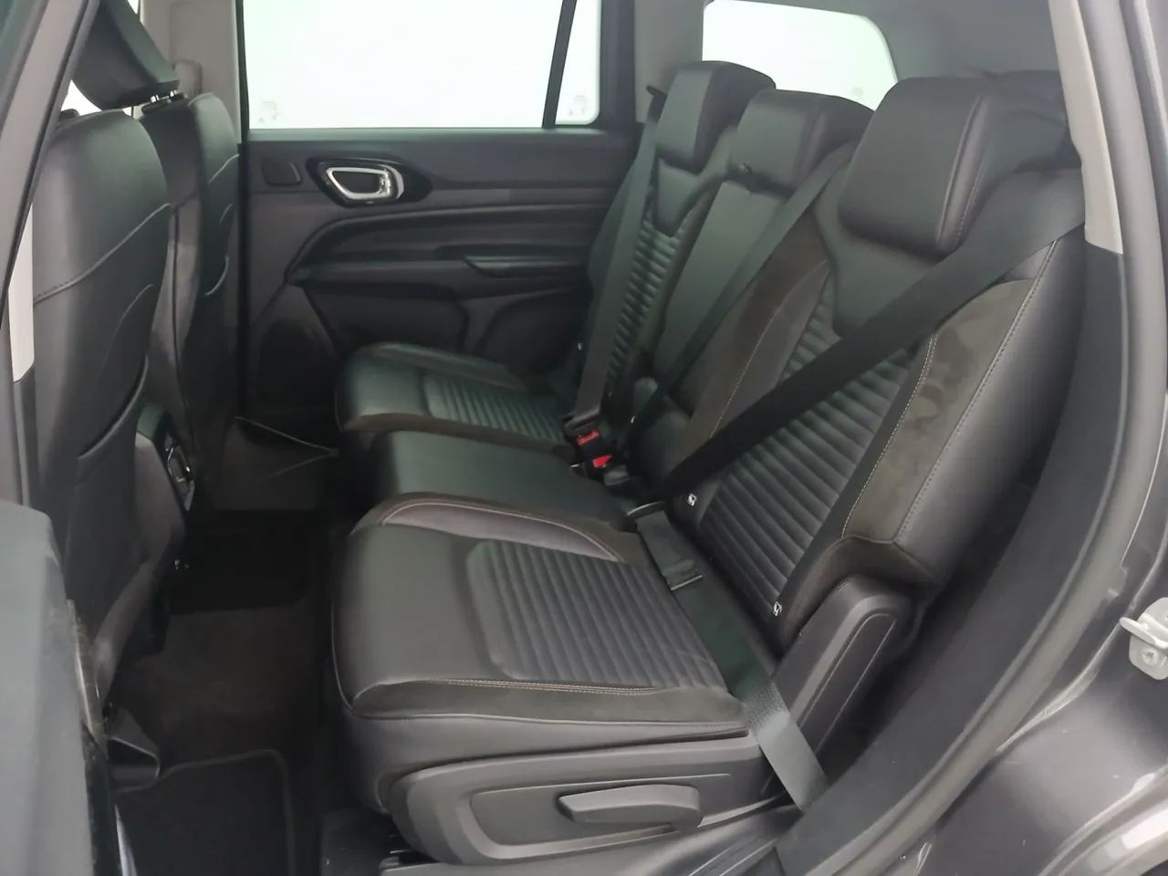 Jeep Commander Limited T270 1.3 TB Flex Aut., foto 17 de 18