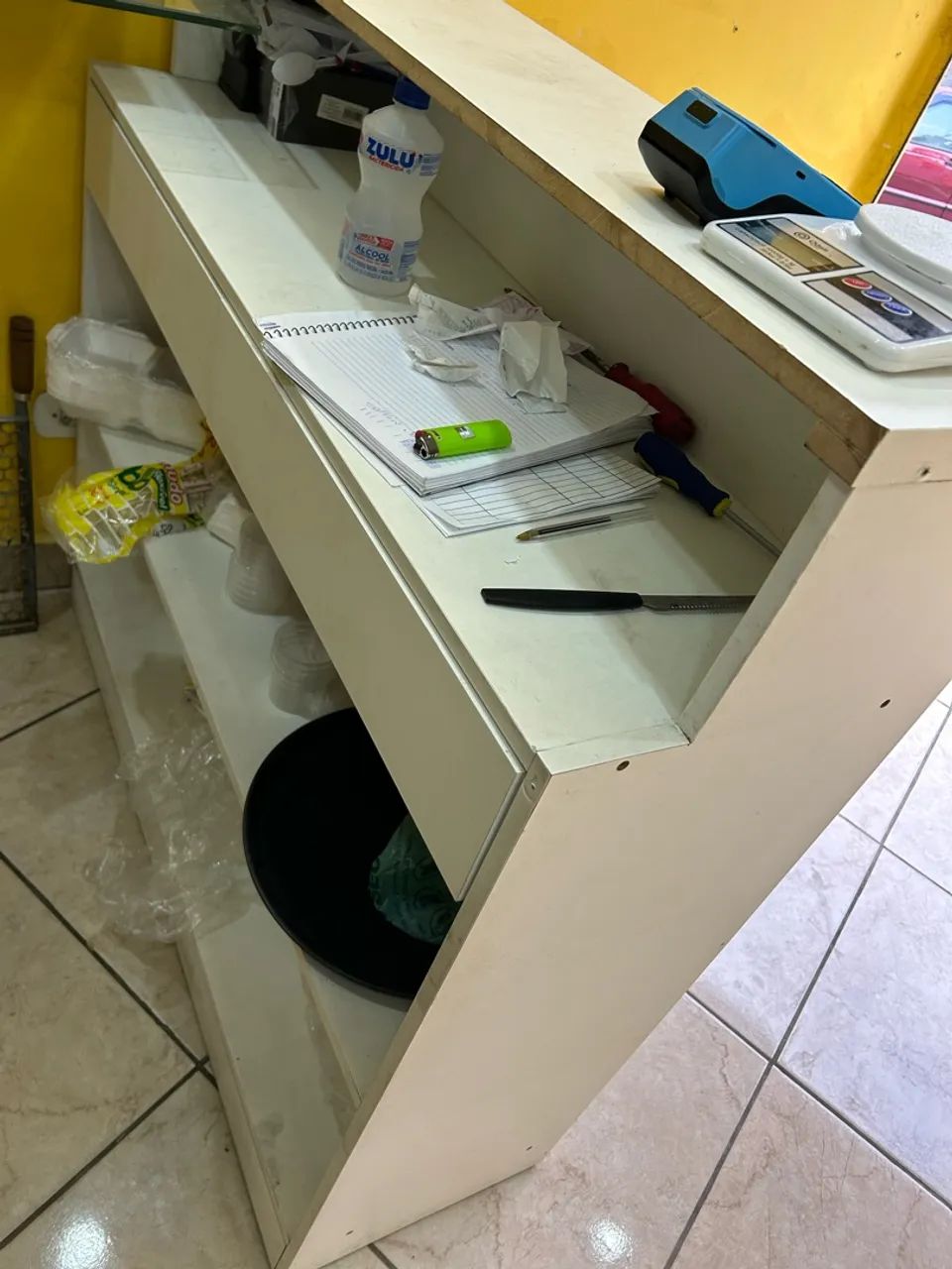 Mesas e cadeiras pra comércio, e balcão caixa - Foto 3