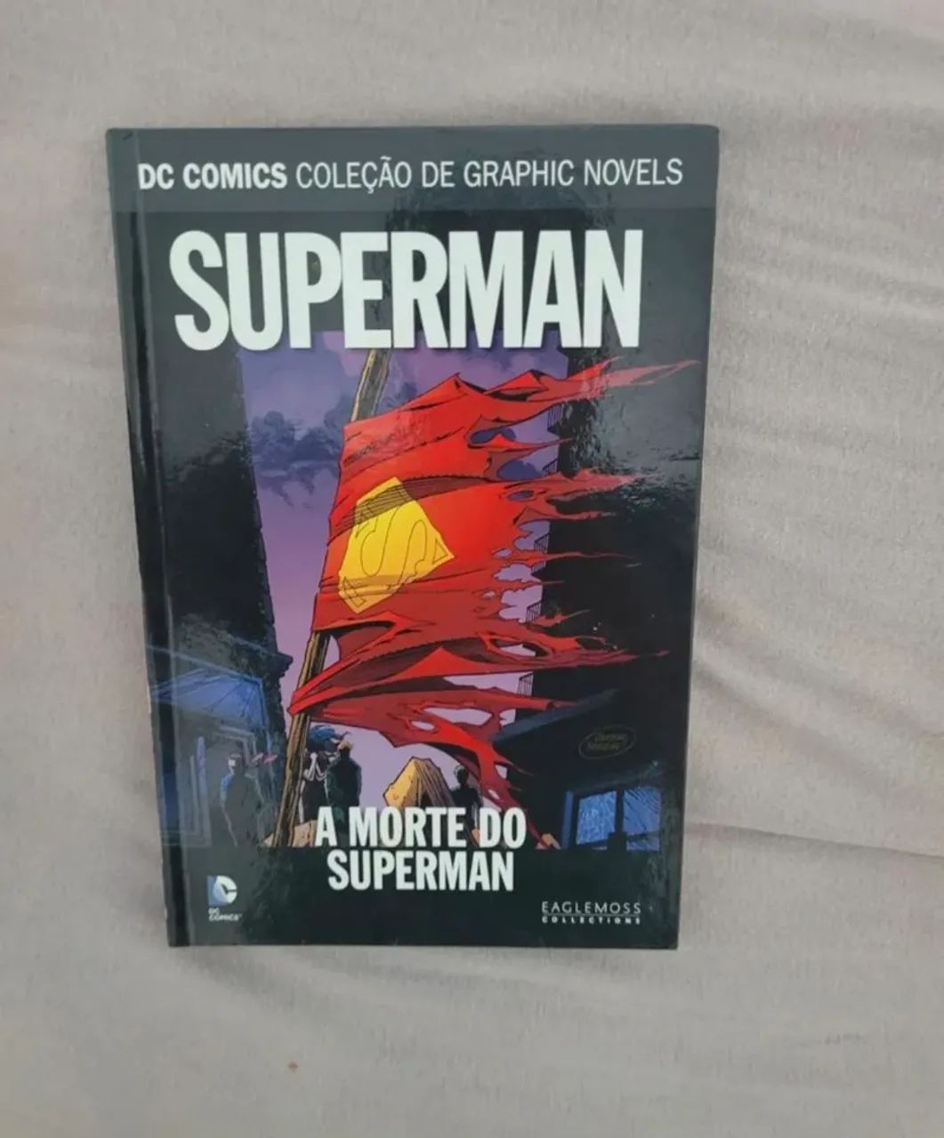 Hq capa dura ( a morte do Superman ) eaglemoss  - Foto 2