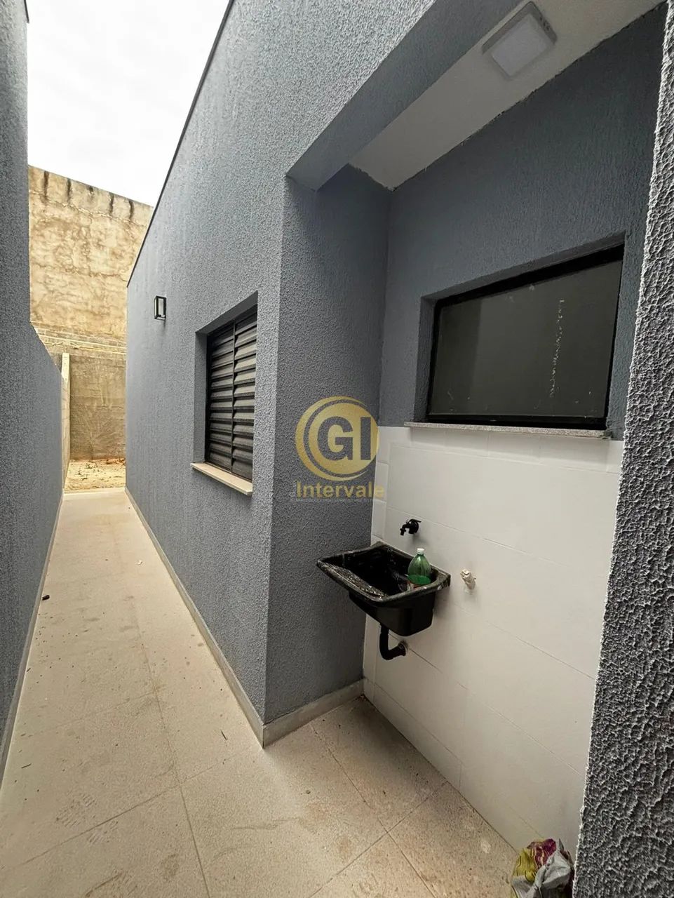 Casa à venda em Jacareí-SP: 2 quartos, 2 salas, 1 banheiro, 1 vaga no Jardim Colônia - Ven - Foto 2