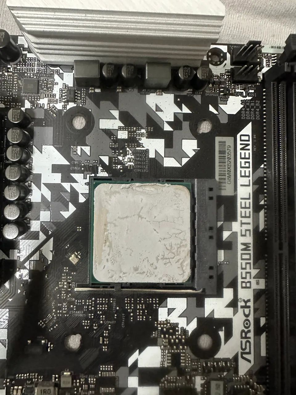 Ryzen 7 5700X3D - Foto 2