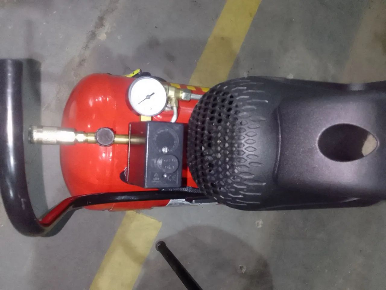 Compresor de Ar Schulz 8.6 PCM 25L 2HP 220V Ótimo Estado - Foto 4