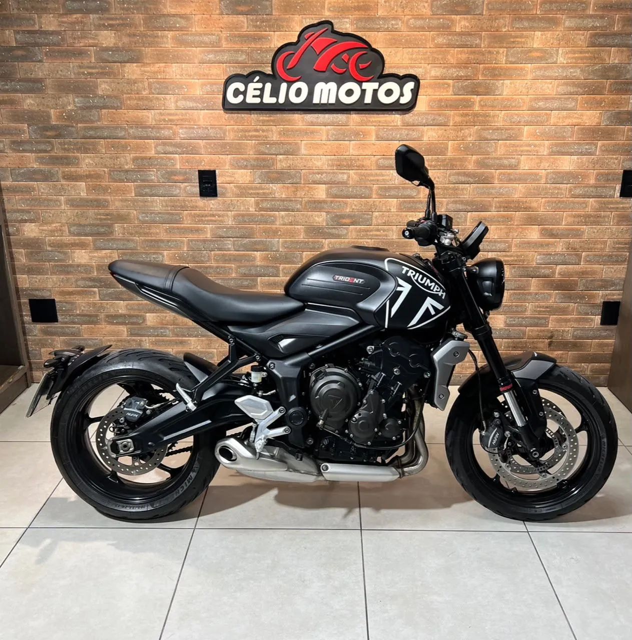 TRIDENT 660 PRETA 2023/2023