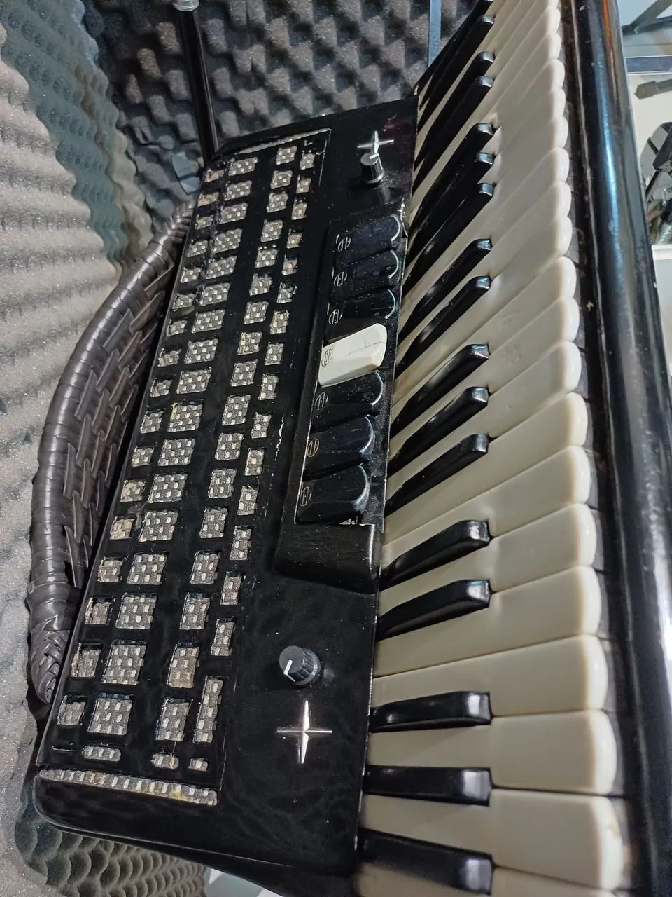 Acordeon scandalli de 120 baixos afinada.  - Foto 3