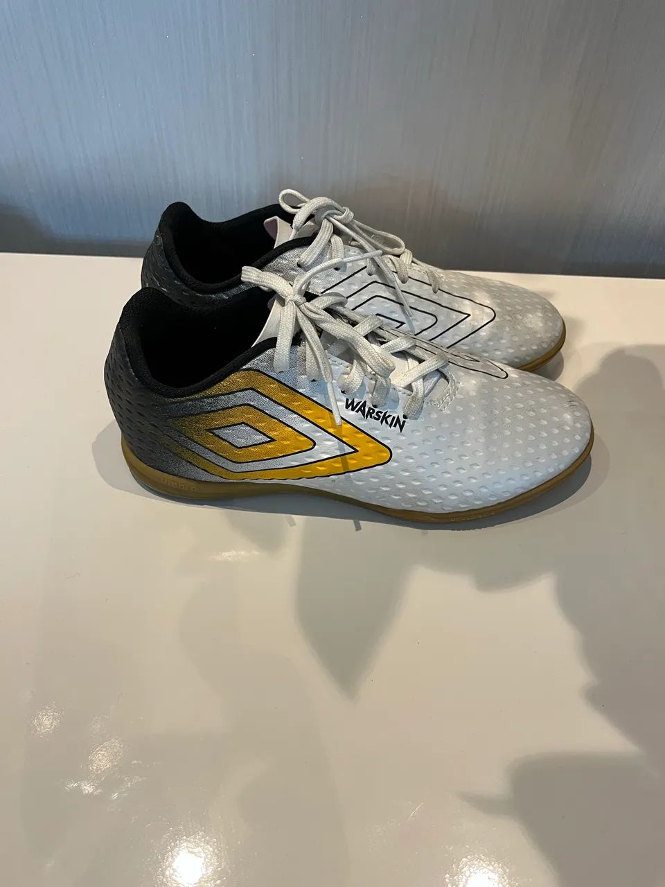 Chuteira Umbro 36 futsal warskin - Foto 2