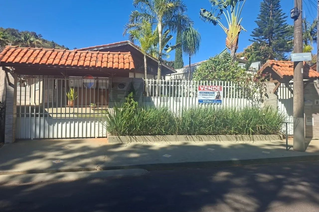 CASA ENCANTADORA EM ÁGUAS DE LINDOIA