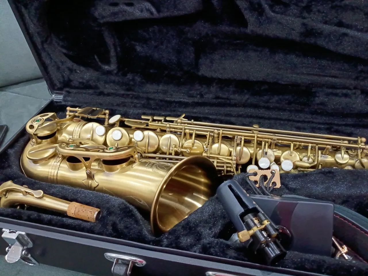 Sax alto Eagle SA 500 impecável  - Foto 3