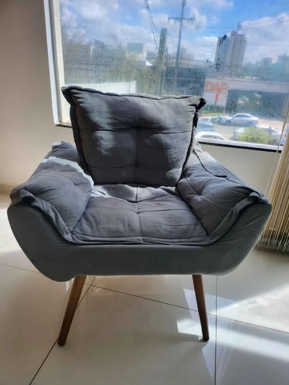 Kit 4 Poltronas Cinza com Pés de Madeira - Foto 4