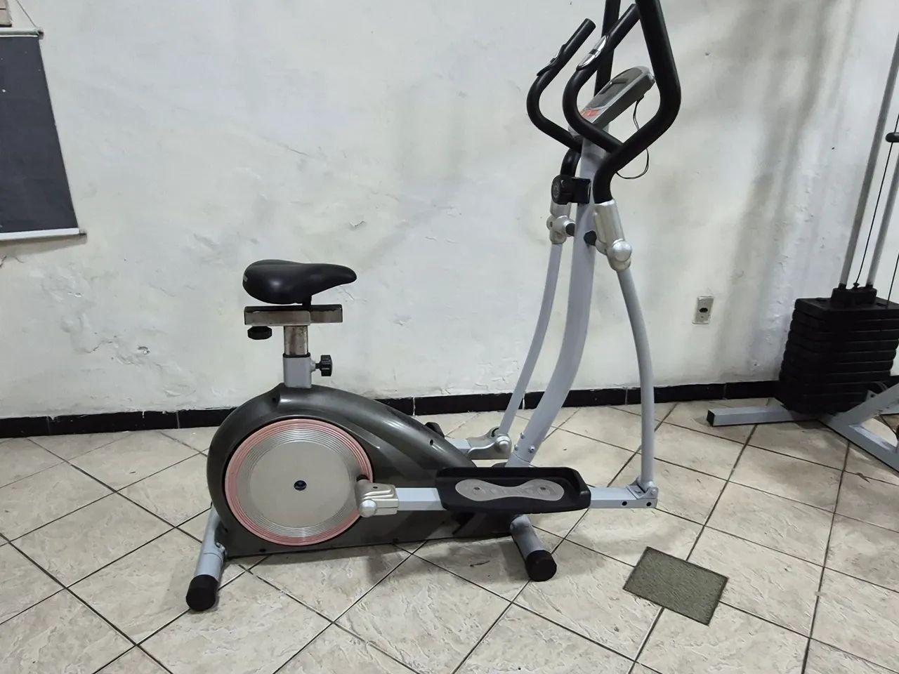 Aparelho 2 em 1 ( Elíptico e bicicleta ergométrica  )