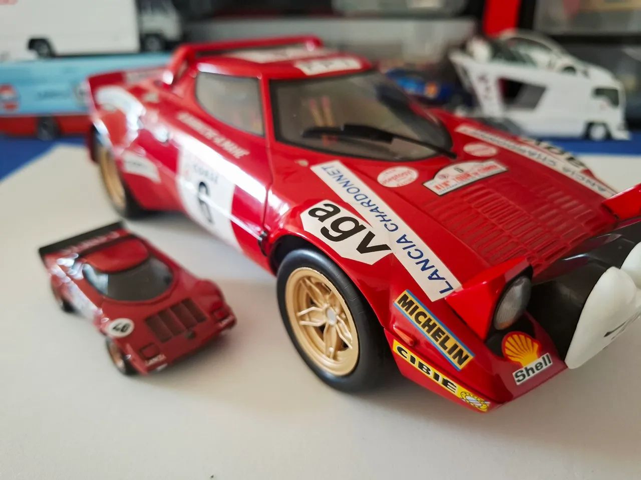 Miniatura Lancia Stratus HF 1:18 e Hot Wheels 1:64!!! - Foto 2