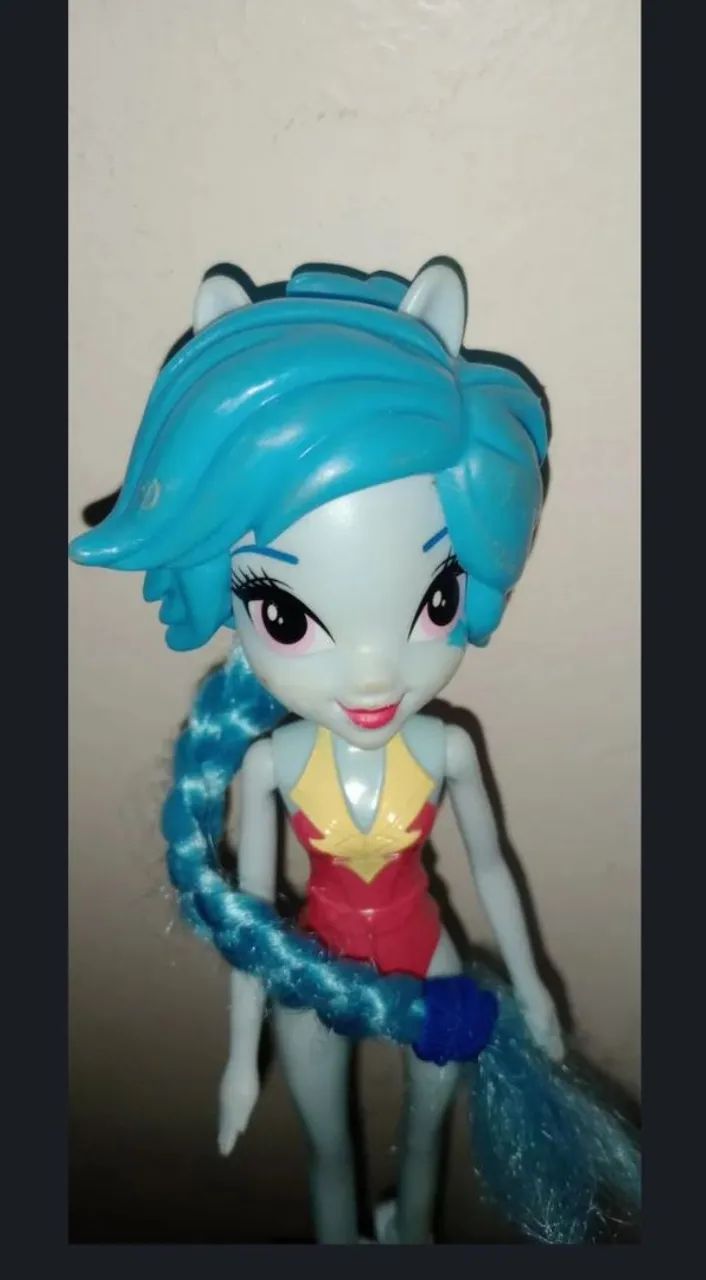 Boneca little Pônei linda!