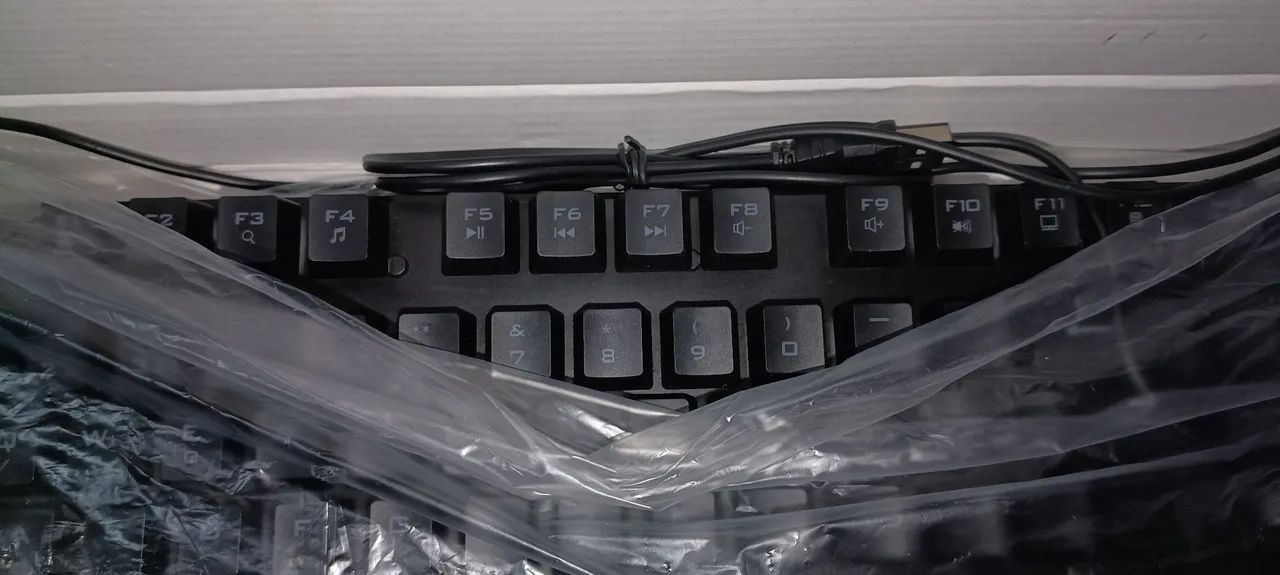 Teclado Semi-mecânico da Exbom em ótimo estado  - Foto 3