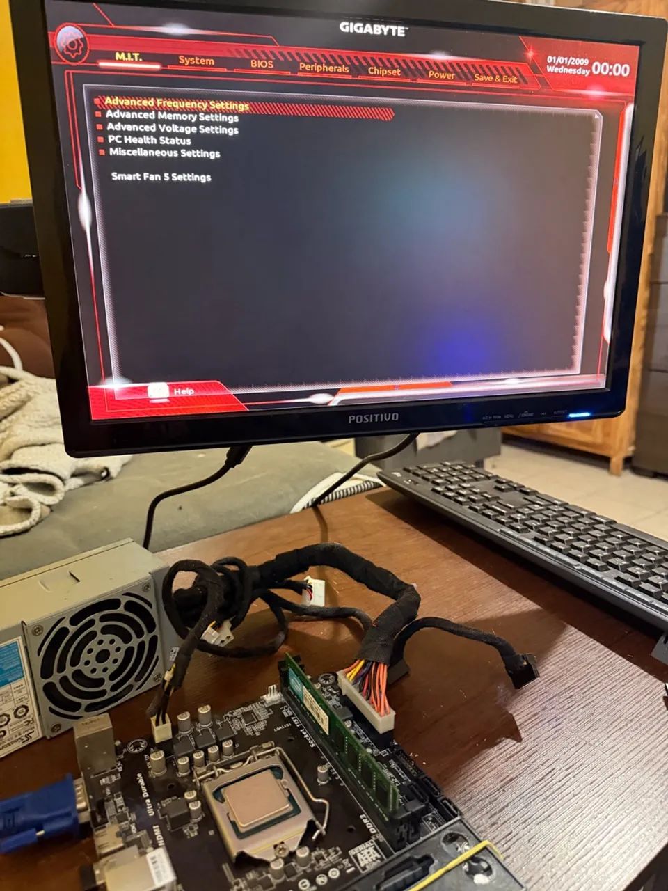 H110M DDR3+ I3 6100 FUNCIONANDO SINGLE - Foto 5