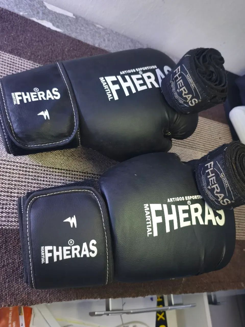 Luvas esportivas PHERAS
