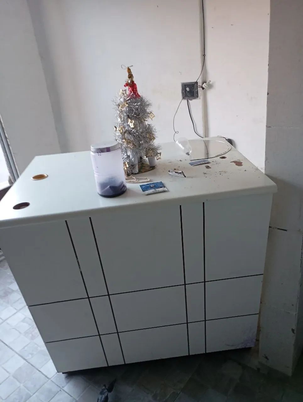 Balcão resistente de madeira 400,00