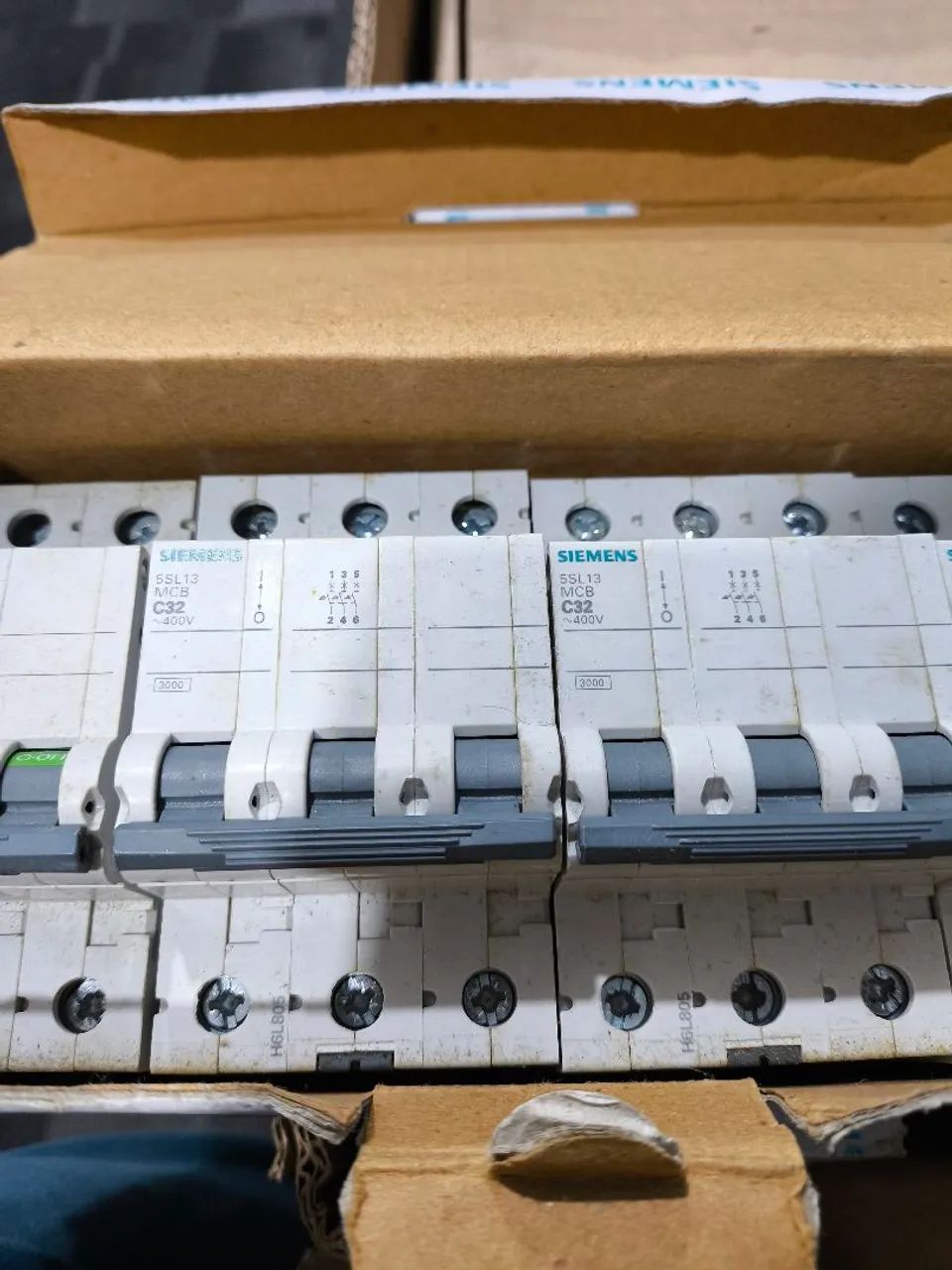 Siemens Tripolar 32A Lote com 4 Disjuntores 