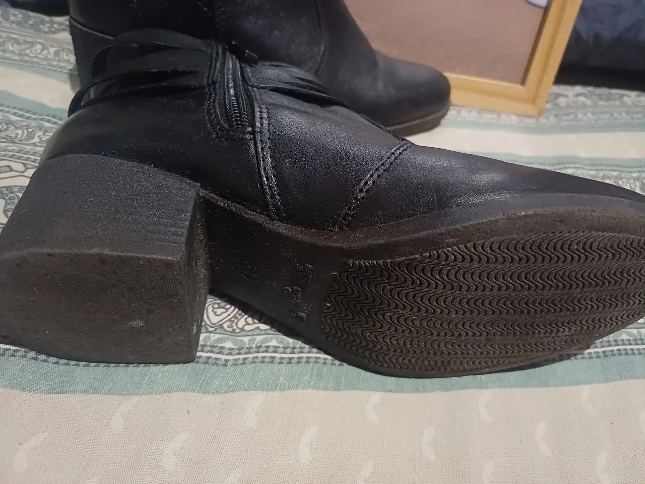 Bota de cano curto (stiletto) - Foto 2