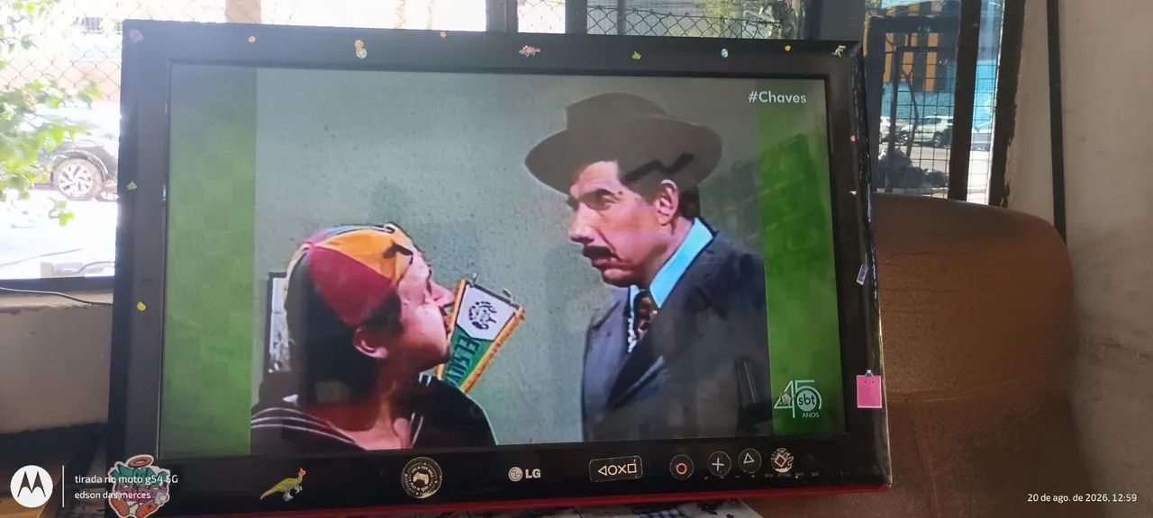 TV LG 32 polegadas perfeita e linda 