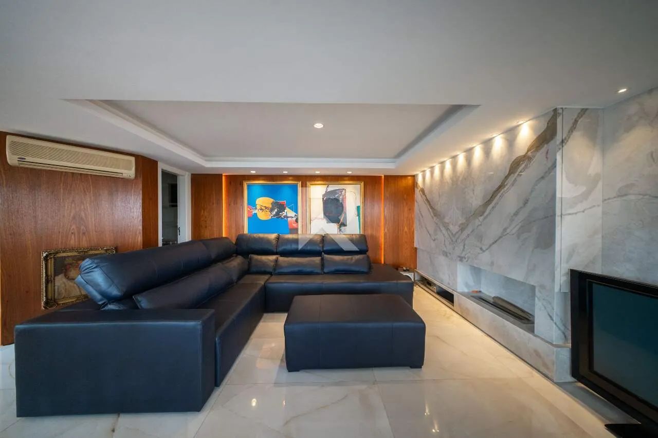 Cobertura Semi Mobiliada com Deck, Jacuzzi, 3 quartos e 221m2 para locação - Água verde, C - Foto 2