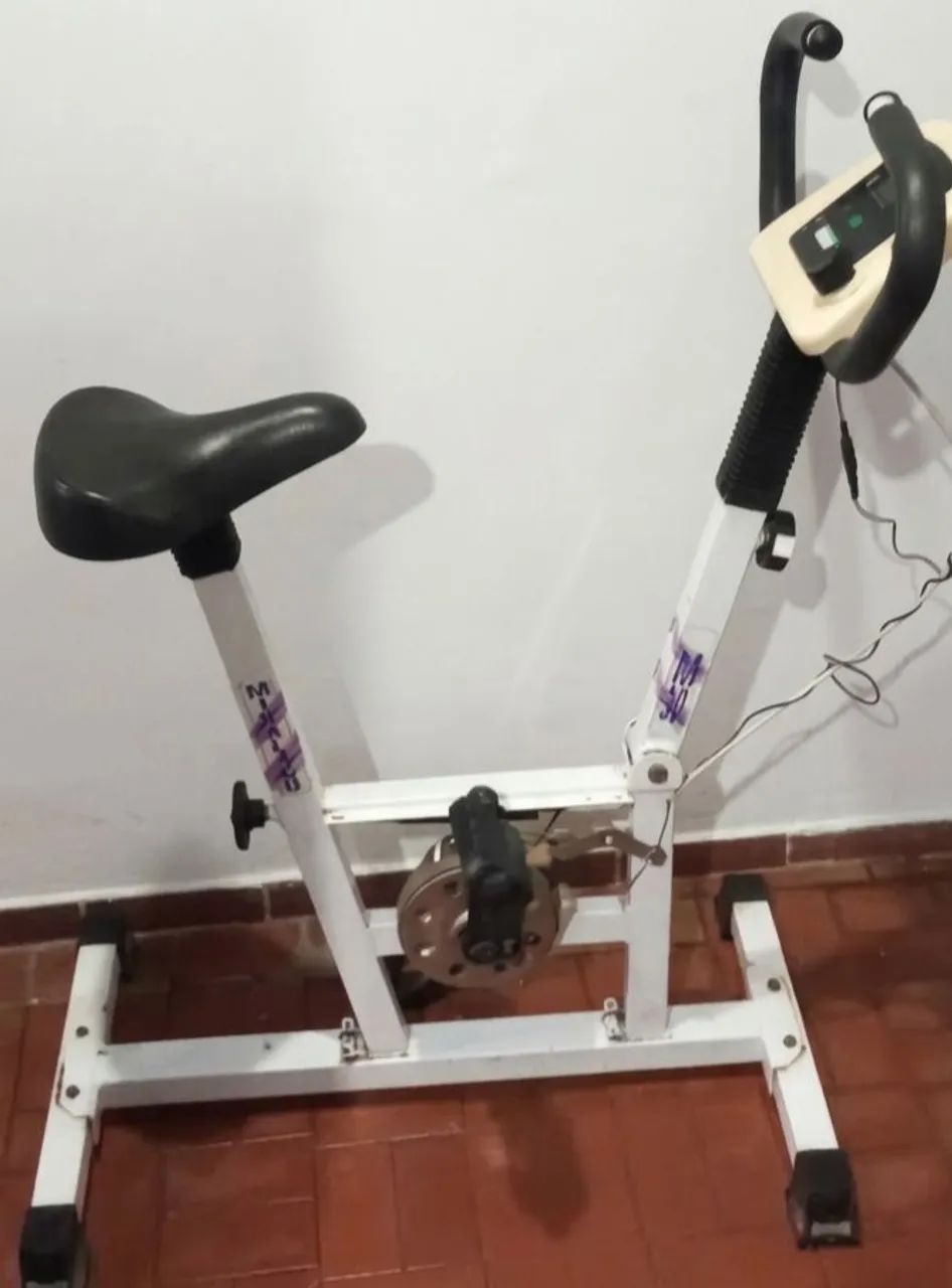 Bicicleta Ergométrica Compacta 