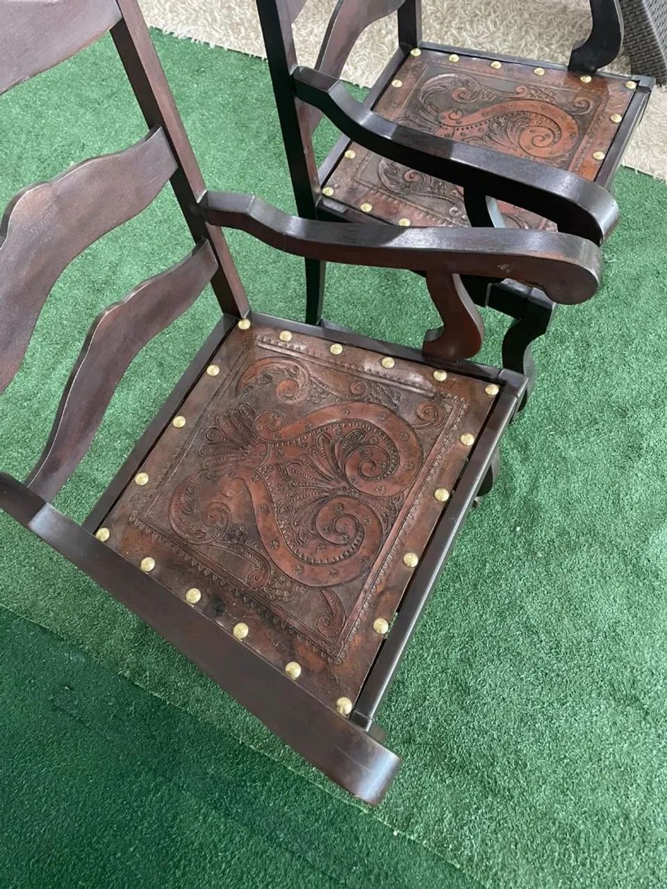 Mesa de madeira com braços  - Foto 3