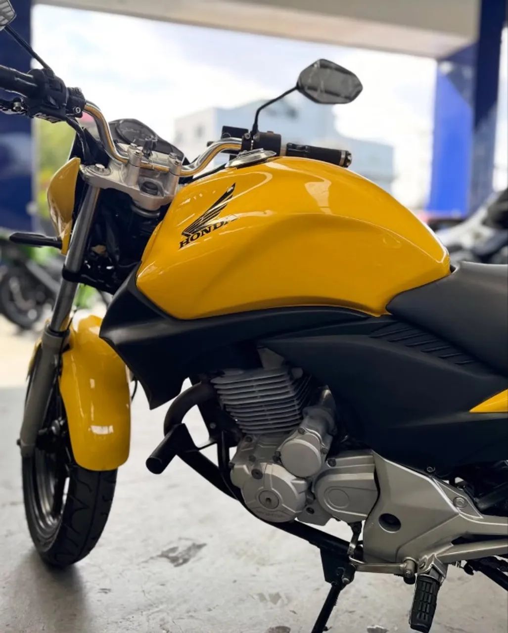 Honda CB 300 - Foto 2