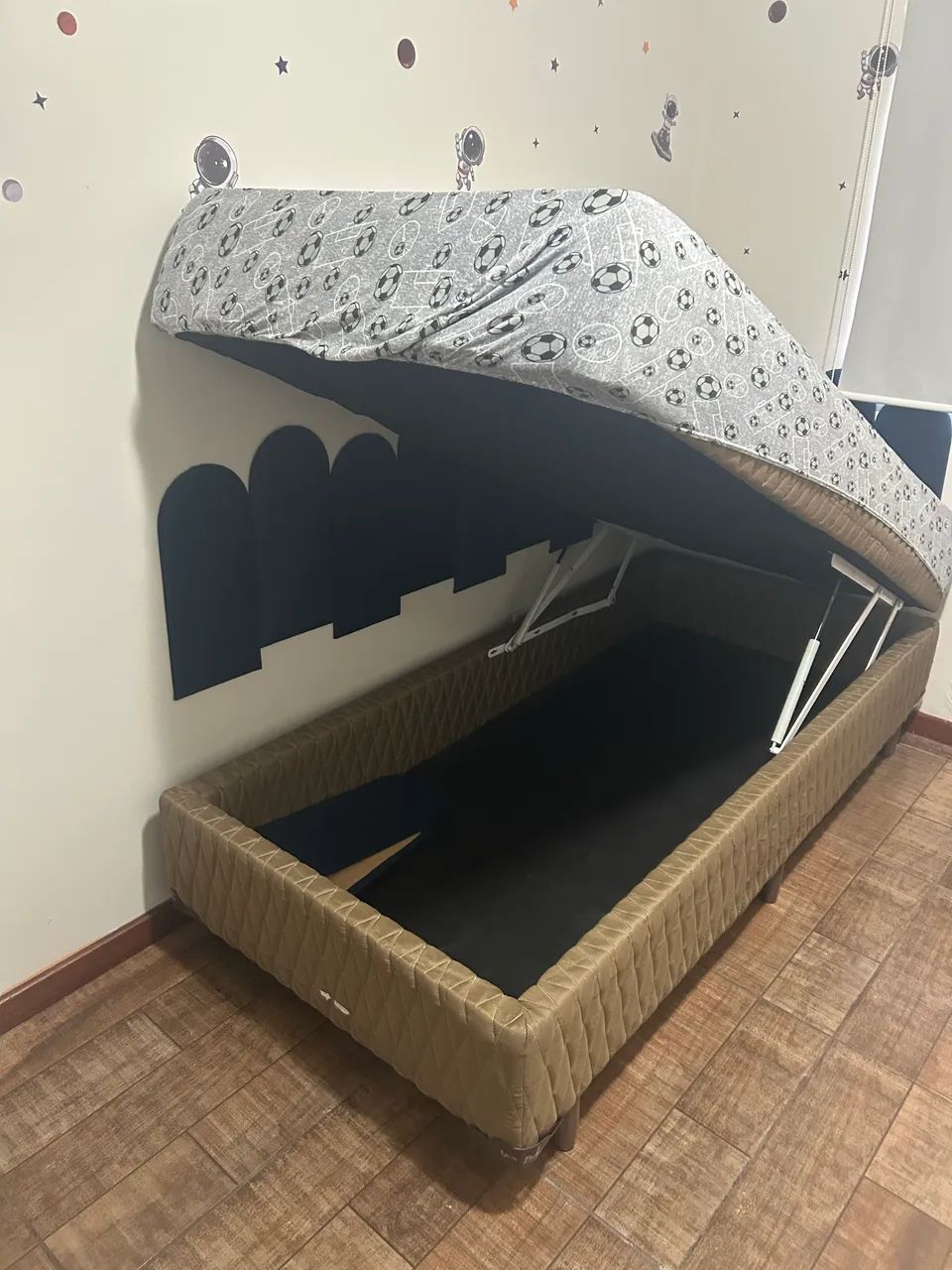 Cama de solteiro baú 