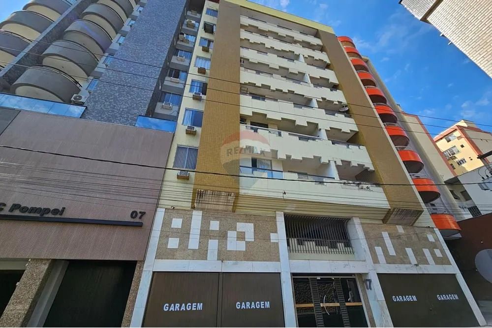 Apartamento 4 quartos com varanda panorâmica e 2 vagas no centro de Muriaé