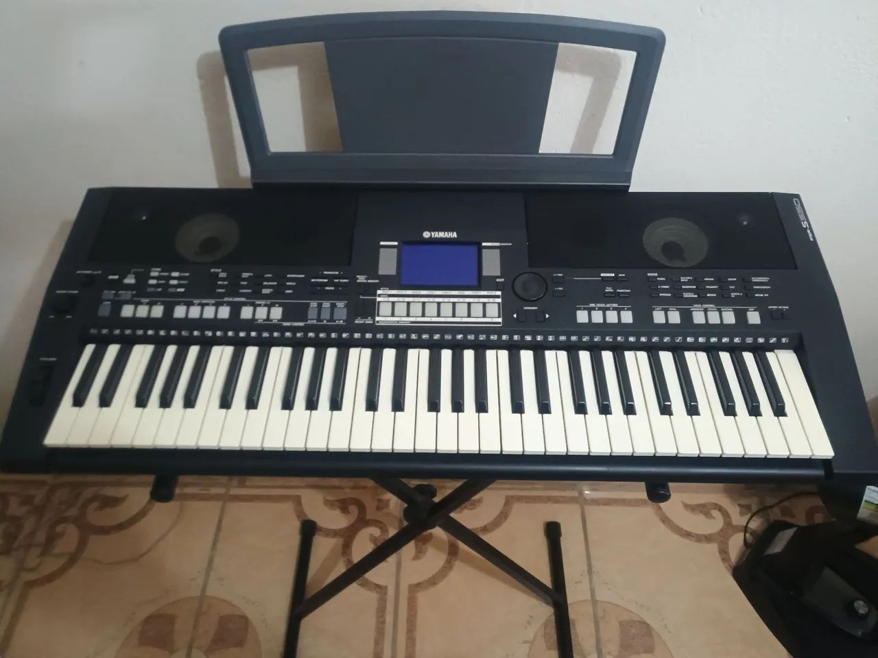 Teclado Yamaha PSR-S550 - Instrumentos musicais - Parque Guarani