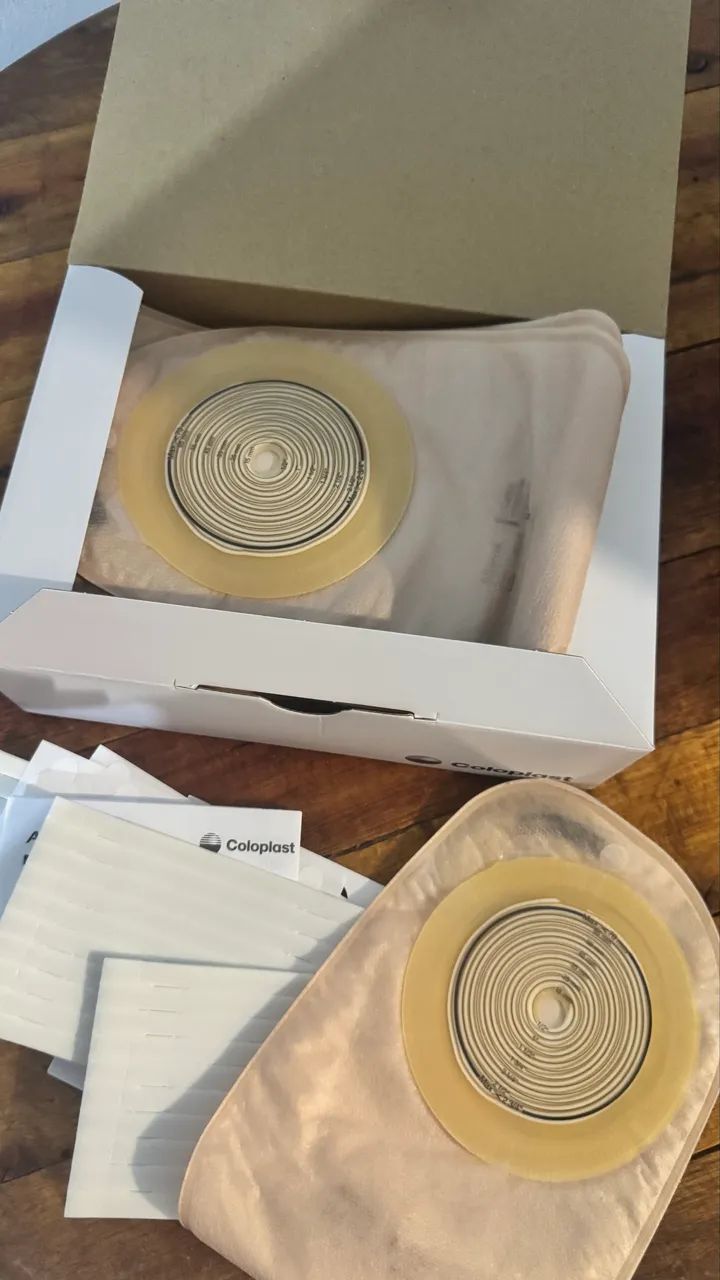Caixa com 30 bolsas para colostomia - Foto 3