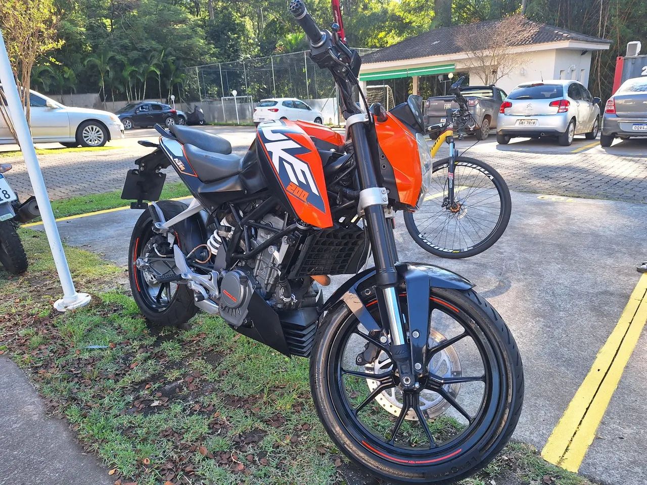 KTM DUKE 200